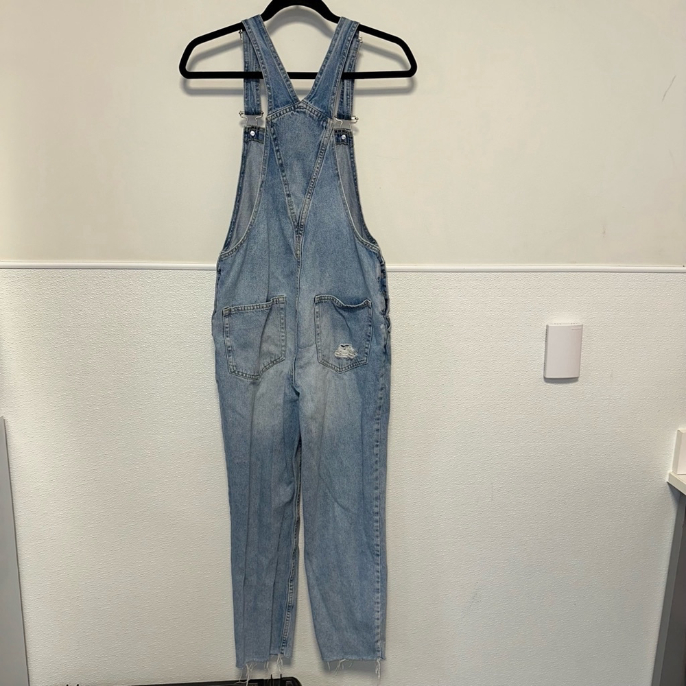 Women's Divided H&M Denim distressed Light Wash Overalls Size 4 Blue - Picture 2 of 11